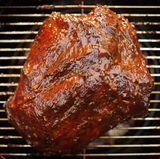 Es gibt viele Mopp-Soßen-Rezepte. Michael Suhr, unser Pitboss, hat für uns einen Mopp nach diesem Rezept hergestellt:    Mickels Mob Sauce   2 Tassen Ketchup   2 Tassen Zwiebeln (gehackt)   1 Tasse Rotwein Essig   2 Knoblauchzehen   1/4 Tasse Senf   1/4 Tasse brauner Zucker   1 TL Tabasco