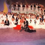 Linda de Mol setzte bei RTL die Tradition großer Holländer fort, die das deutsche Fernsehen bereichern. Angefangen bei Lou van Burg über Rudi Carrell und Marijke Amado bis zu Sylvie Meis hat das kleine Nachbarland das Fernsehen immer wieder mit neuen Gesichtern und frischen Showideen bereichert. Mit der von ihrem Bruder John produzierten Show "Traumhochzeit" rührte Linda de Mol von 1992 bis 2000 viele Millionen Deutsche zu tränen.  Das ZDF und RTL versuchten sich mehrfach an Neuauflage der Show, doch das Format zündete nicht mehr..