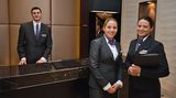An der Rezeption in der Lobby: Der genaue Eröffnungstermin des Waldorf Astoria Berlin steht noch nicht fest, soll aber noch in diesem Jahr verkündet werden.