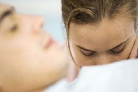Lieber selbst bestimmern: Jeder Bürger sollte für den Notfall vorsorgen und eine vertraute Person als Vertreter bei Handlungsunfähigkeit zur Seite haben.
