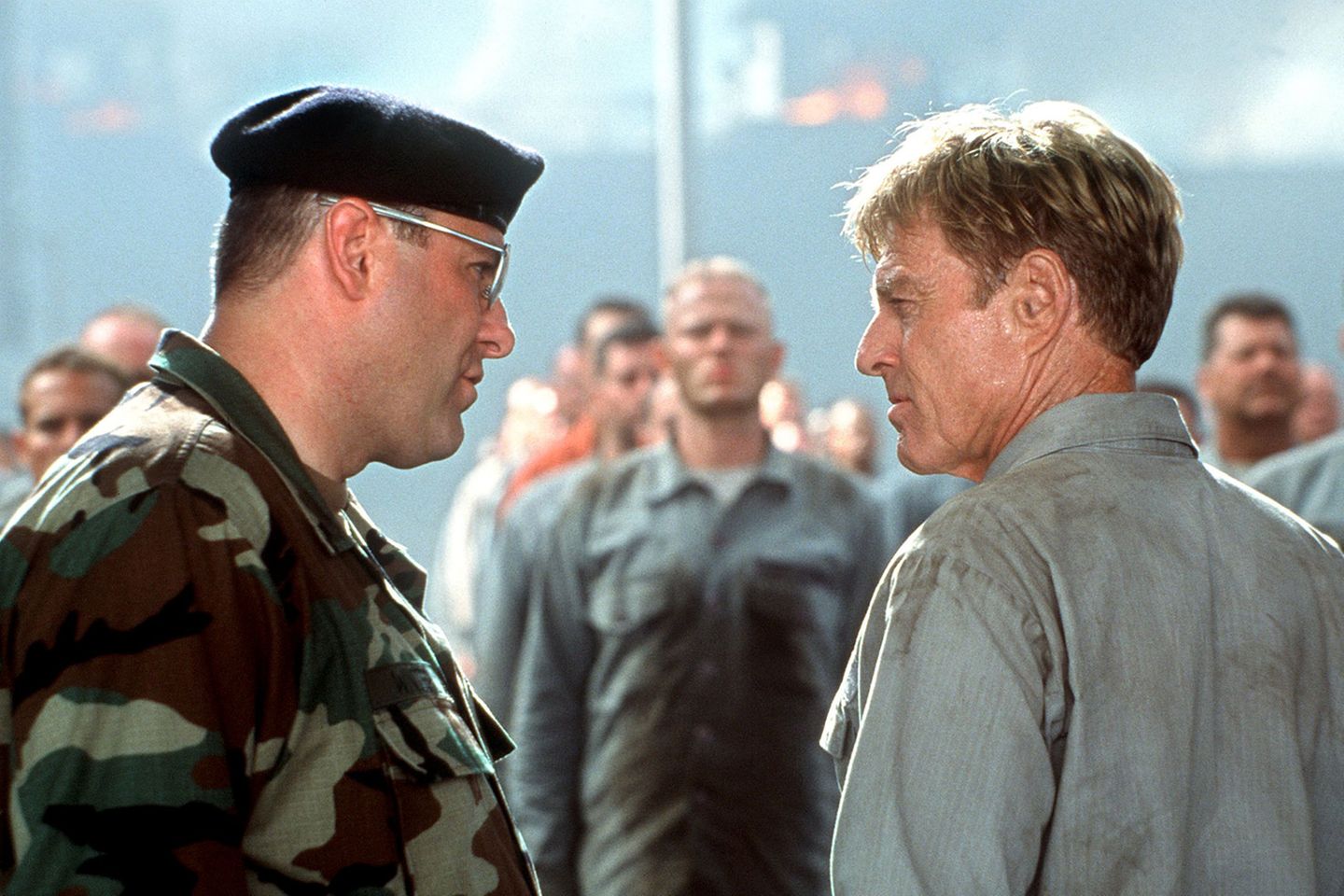 Doch er konnte auch anders: In dem Film "Die letzte Festung" spielte er Colonel Winter, den Leiter eines Militärgefängnisses. An seiner Seite: Robert Redford.