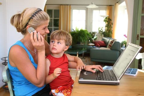 Anwesenheitspflicht im Büro? Vollkommen überholt! Das erkennen auch zunehmend die Unternehmen und lockern die Arbeitsstrukturen.