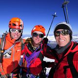 Doch nach langer und komplizierter Kletterei erreichten Robert Jasper, Jörn Heller und Ralf Gantzhorn gegen Mittag den Westgipfel des Monte Sarmiento. Als Hommage an den bekannten Seefahrer und Entdecker tauften sie ihre im Alpinstil erstbegangene Route "La Odisea de Magallanes" - die Odyssee Magellans