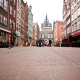 Danzigs Langgasse bildet den Prachtboulevard der Stadt. Die Patriziergebäude entlang dieser Fußgängerzone ermöglichen einen Rundgang durch die Kunstgeschichte - von der Gotik über Barock hin zum Rokoko