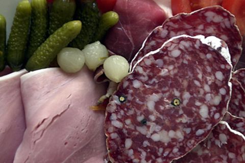Zurückhaltung an der Wursttheke könnte der Gesundheit nutzen