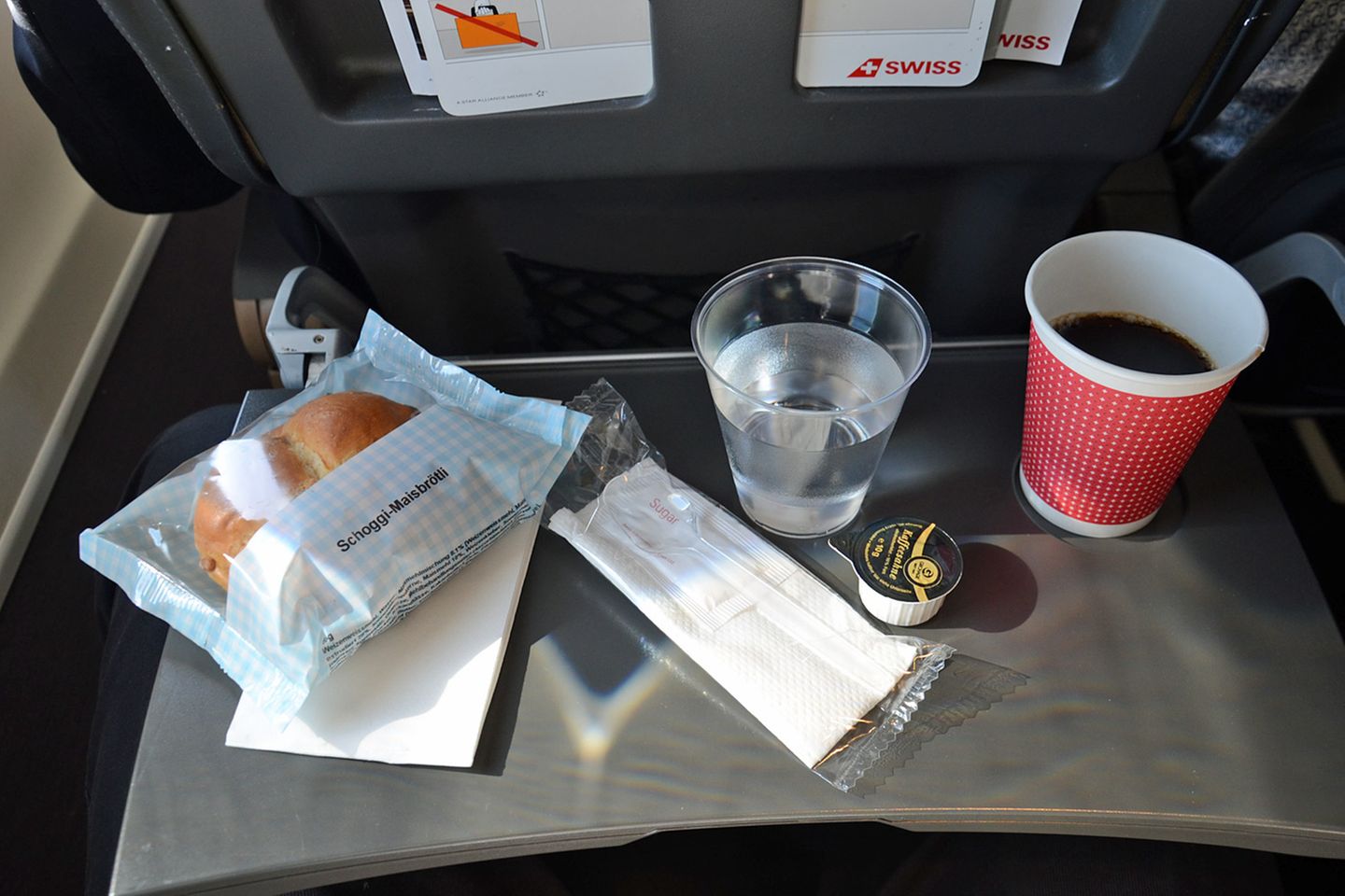 Swiss European Air Lines, Economy Class: Flug Basel - Barcelona