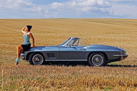 "Girls & Legendary US-Cars 2014"  Carlos Kellá (Herausgeber, Fotograf), Darius Klapp (Street Magazine)  56 Seiten, SWAY Books