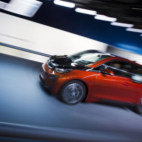 Kaum bezahlbarer Elektroflitzer: 1200 Euro im Monat würde der Kleinwagen BMW i3 im Leasing kosten