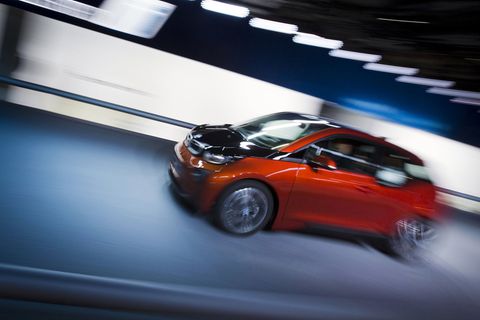 Kaum bezahlbarer Elektroflitzer: 1200 Euro im Monat würde der Kleinwagen BMW i3 im Leasing kosten