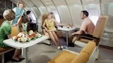 Mit der Aufnahme des Jumbojets in die Flotte vieler Airlines zu Beginn der 70er Jahren wurde das Fliegen zum Großraumerlebnis: Hier die First Class Lounge im Oberdeck einer Boeing 747 von SAS.