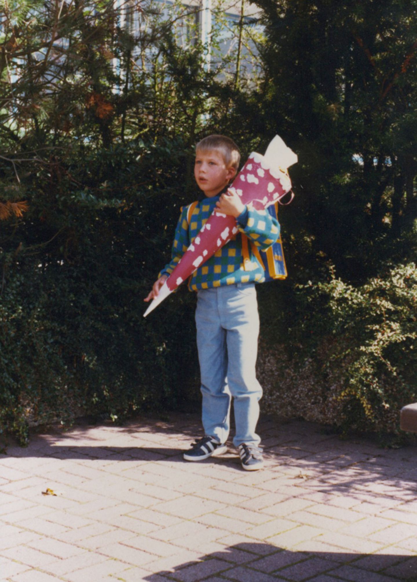 Patrick Rösing, Redakteur für Datenvisualisierung, 1986 in Legden/NRW  Den Pulli hatte meine Oma selbst gestrickt und die Schultüte war eine Leihgabe von einer meiner älteren Cousinen. Ich komme aus einer klassischen Großfamilie.