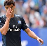 Für die 2. Liga sind auch die diese Profis gut genug    Adler-Ersatz Jaroslav Drobny zum Beispiel. Oder der Hamburger Jung und Neu-HSVer Patrick Owomoyela. Und natürlich Heiko Westermann. Wenn sie denn bleiben! In der 2. Liga hätte der HSV die Chance, seinen Kader auszumisten. Denn bisher sind die Spieler von einer leistungsgerechten Bezahlung weit entfernt und somit viel zu teuer. Anders gesagt: Das Unterhaus spart bares Geld.