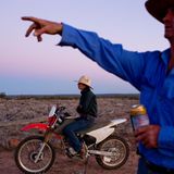 Noch bestimmt Vater Will Roberts, ein bekannter Schafszüchter, welche Arbeiten wann erledigt werden. Doch immer öfter überlässt er die Farm seinen Töchtern.