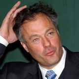 Einen derart steilen politischen Aufstieg hat es in Hamburg noch nicht gegeben: Der frühere Richter Ronald Schill gründete eine neue Partei, mit der er bei den Wahlen zur Hamburger Bürgerschaft 2001 auf Anhieb 19,4 Prozent holte, Schill wurde am 31. Oktober desselben Jahres Zweiter Bürgermeister und Innensenator Hamburgs.  Er war nicht lange im Amt, da machten Gerüchte über seinen Drogen-Konsum die Runde. Das Fernsehmagazin "Panorama" berichtete im Februar 2002 unter Berufung auf einen Zeugen, dass Schill Kokain genommen habe - höchst peinlich für den Innensenator, der für eine harte Haltung in der Frage von Drogenkriminalität steht. Schill sah sich gezwungen, eine Haarprobe abzugeben. Dazu flog er nach München. Sein launiger Kommentar zu der Aktion Haarprobe: "Es war einer der exklusivsten Friseurbesuche, die ich mir jemals geleistet habe." Immerhin: Die Probe fiel negativ aus.