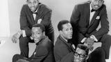 Neben Frauengruppen wie den Supremes, den Marvelettes und Martha & the Vandellas brachte Motown auch sehr erfolgreiche Männergruppen hervor. Die Four Tops hatten große Hits "Baby I Need Your Loving", "Reach Out I'll Be There" oder "Bernadette".   Noch erfolgreicher waren die Temptations (Foto), die zunächst mit gefälligen Soulpop-Songs wie "My Girl" erfolg hatten, ihre Musik ab Ende der 60er Jahre zu einem psychedelischem Soul-Rock weiterentwickelten. Ihr Hit "Papa was a Rollin' Stone" ist noch heute bekannt.