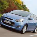Hyundai will sich in der europäischen Autolandschaft so richtig festbeißen. Zehn neue Modelle sollen bis 2012 an den Start gehen. Schon im November rollt der 4,10 Meter lange Kompaktvan ix20 zu den Händlern, der wie sein Schwestermodell Kia Venga in Tschechien gebaut wird.