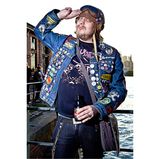 Der Herr mit der Fliegermütze lebt in London, gehört zur Turbojugend Hammersmith Bastards und auch er: heiratet bald. Seine Name: Whiskey A Go Go