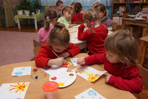Um einen der begehrten Kita-Plätze zu bekommen, melden viele Eltern ihr Kind an, bevor es überhaupt geboren ist