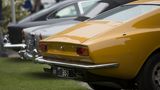 Hier stehen die automobilen Schmuckstücke Stoßstange an Stoßstange