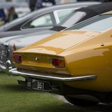 Hier stehen die automobilen Schmuckstücke Stoßstange an Stoßstange