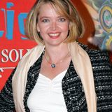 Julia Biedermann war die Tochter Tanja Graf in der ZDF-Serie "Ich heirate eine Familie". Zu Beginn der Serie war Biedermann 16 Jahre alt. Anfang der Neunziger spielte sie an der Seite von Roy Black in der Serie "Ein Schloss am Wörthersee". 2008 zog Biedermann in das RTL-"Dschungelcamp" und ließ für den "Playboy" die Hüllen fallen. Seit 2010 lebt die heute 47-Jährige in den USA.