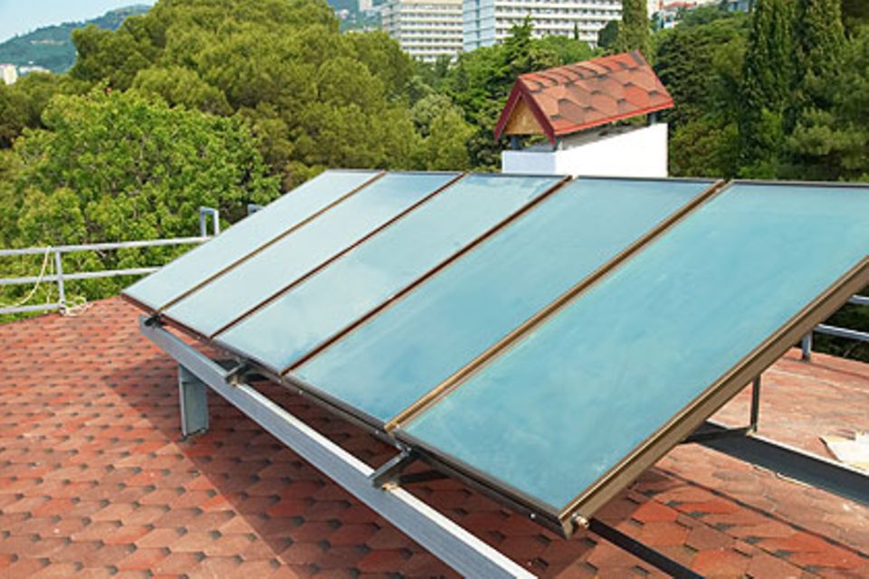 Mit Solarthermie-Anlagen lässt sich Wärme für den Eigenverbrauch erzeugen