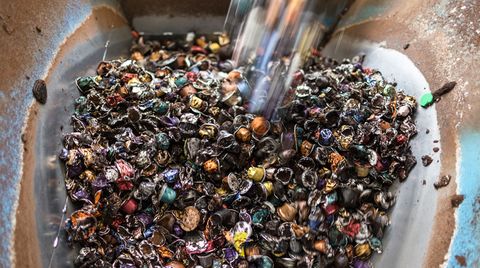 Müllberge in der Nespresso-Recyclinganlage: Was vom Kaffeekapsel-Wahnsinn übrig bleibt