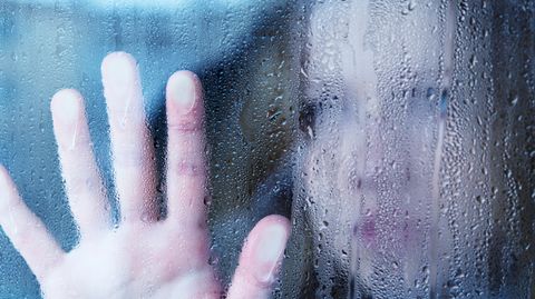 Manche Depressive fühlen sich, als wären sie "in einem Glaskasten gefangen".