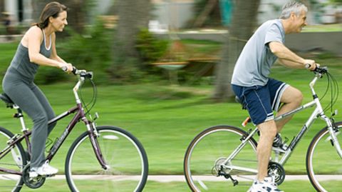 Radfahren hält fit: Wer seinem Körper regelmäßig Bewegung gönnt, kann auf ein längeres Leben hoffen.