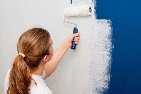 Schluss mit bunt: Zieht ein Mieter aus seiner Wohnung aus, müssen die Wände in einer Farbe gestrichen sein, "die für möglichst viele Mietinteressenten akzeptabel" ist
