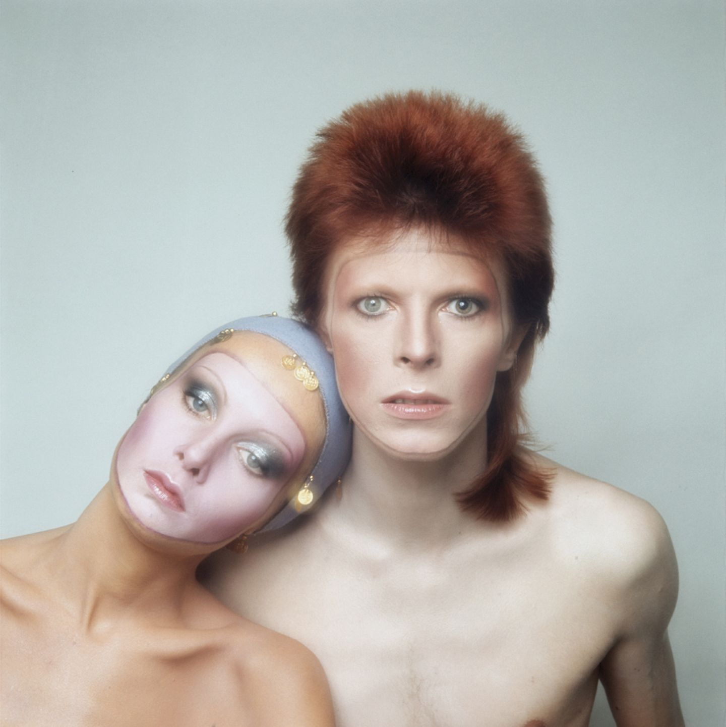 Auch in den 70er Jahren blieb Twiggy noch angesagt. 1973 posierte sie mit David Bowie für das Cover seines Albums "Pin Ups".