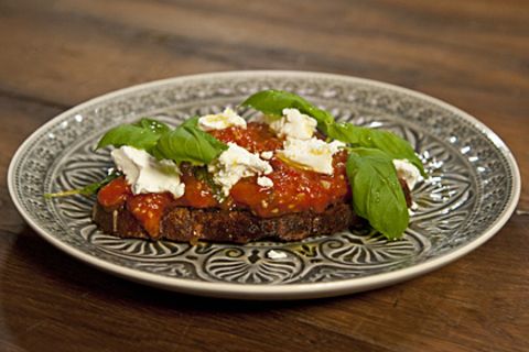 Das Geheimnis einer guten Tomatensauce von Tim Mälzer.