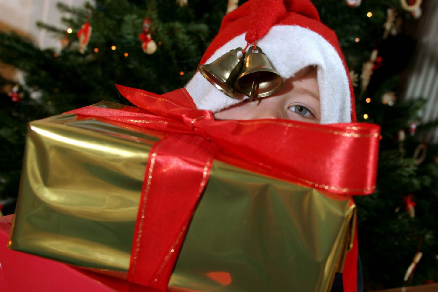 Manche Beschäftigte können sich vor Weihnachten über eine ordentliche Extrazahlung freuen