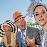 Beim Deutschen Derby in Hamburg dürfte die Tatttoo-Dichte dagegen geringer sein. Hier tummeln sich vor allem die Schönen und Reichen, unter anderem die Sängerin Jasmin Wagner, ehemals "Blümchen".