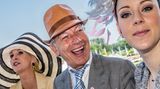 Beim Deutschen Derby in Hamburg dürfte die Tatttoo-Dichte dagegen geringer sein. Hier tummeln sich vor allem die Schönen und Reichen, unter anderem die Sängerin Jasmin Wagner, ehemals "Blümchen".