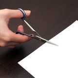 Papier - Bis zu 2602 Liter Wasser pro Kilogramm Die Herstellung eines A4-Blatts Papier mit 80 Gramm pro Quadratmeter hat je nach Land zwischen zwei und 13 Liter Wasser verbraucht, abhängig von der Recycling-Quote des Landes und der Art des Papiers. So werden bis zu 2602 Liter Wasser pro Kilogramm Papier fällig.