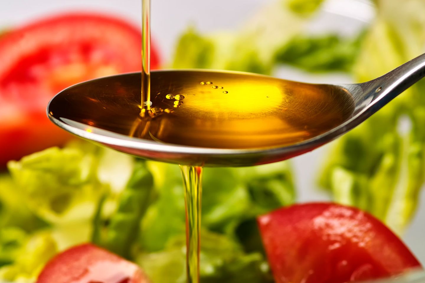 Für Olivenöle, die auch für den deutschen Markt bestimmt waren, wurden beim italienischen Hersteller acht verschiedene Öle gemischt, darunter auch minderwertige und ranzige.