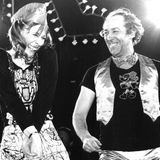 1978 geht als Jahr des Frohsinns in die Geschichte ein. Erst stürmte Vader Abraham mit den Schlümpfen die Charts. Und dann das: "Die Wanne ist voll" sangen Dieter Hallvervorden und Helga Feddersen. Ist singen das richtige Wort? Egal. So ganz voll war die Wanne dann doch nicht - der Song schaffte es bis auf Platz 4 der Hitparade. "You are echt nicht schlecht."  Zum Video