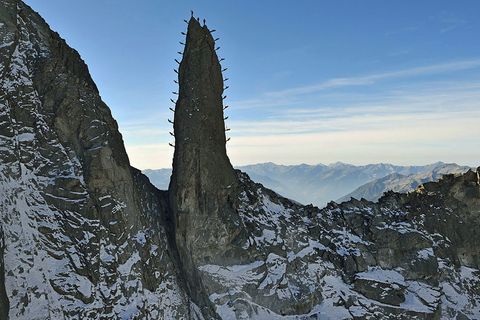 Bergfotos von Robert Bösch: Spektakuläre Inszenierung über dem Abgrund