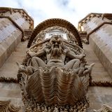 Dieser Molch steht als Allegorie für die Erschaffung der Welt. Er ist an der Fassade des Palácio Nacional da Penazu sehen, den Ferdinands II. 1840 auf den Ruinen eines Klosters errichten ließ. Wegen seines eklektizistischen Baustils gilt der Palast als das Neuschwanstein Portugals.