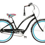 Cruiser - Ganz entspannt auffallen  Beispiel  Hersteller: Electra   Modell: Blanc et Noir 7i  Preis: 799 Euro  Cruiser ist im Ursprung ein Fahrradtyp aus den 40er Jahren. Heute nennt man Räder so, die mit geschwungenem Rahmen, dicken Reifen, breitem Lenker und breitem Sattel ausgestattet sind. Diese Räder sind vor allem eins: individuell und auffällig. Das Aussehen steht im Vordergrund, die Fahreigenschaften sind zweitrangig. Für gelegentliche Fahrten zum Strand ist ein Cruiser zu gebrauchen, als tagtäglicher Begleiter weniger. Durch den Film "die Wilden Kerle" wurde der Cruiser bei Kindern populär. Aber gerade gewagte Umbauten sind schwer zu beherrschen. Das abgebildete Blanc et Noir 7i verzichtet konsequent auf Zutaten wie eine Lichtanlage, die die Straßenverkehrsordnung vorsieht.  Plus: Individuell, auffällig   Minus: Mittelmäßige Fahreigenschaften