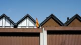 Ganz wichtig: Auch die Garage muss Flagge zeigen  Mehr von der Fotografin auf Die Lichtung