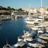 Beliebt bei Yachties und Schuh-Fans: Die alte Inselhaupstadt Ciutadella.