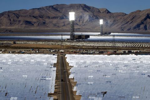 350.000 Spiegel erzeugen Energie für 140.000 Häuser