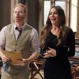 Bei ABC läuft die Comedy-Serie "Modern Family", die für zwölf Preise nominiert ist. Die Mockumentary begleitet die Familien von Jay Pritchett (Ed O'Neill), seiner Tochter Claire Dunphy (Julie Bowen) und seines Sohns Mitchell Pritchett (Jesse Tyler Ferguson, l.) und nimmt die verschiedenen Familienentwürfe aufs Korn.