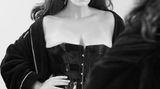 Für den Pirelli-Kalender 2015 ließ sich Huffine von dem Fotograf Steven Meisel ablichten.