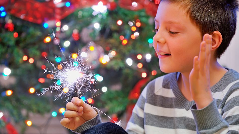Wunderkerzen sehen schön aus - und sind auch für Kinderhände geeignet.