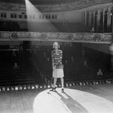 In den 70er Jahren versuchte sie sich auch als Schauspielerin. So spielte Twiggy in Ken Russels Film "Boyfriend (Ihr Liebhaber)" mit - und wurde für ihre Leistung auf Anhieb ausgezeichnet: Sie erhielt zwei Golden Globes als Beste Komödien- und Nachwuchsdarstellerin.