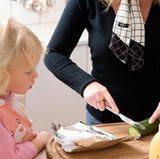 Das Auge isst mit: Kindern schmeckt das gesunde Vollkorn-Schulbrot noch besser, wenn es appetitlich und abwechslungsreich ist. Außerdem naschen sie dann weniger. Wenn Ihr Kind morgens nicht gerne frühstückt, sollte das Schulbrot umso reichhaltiger sein