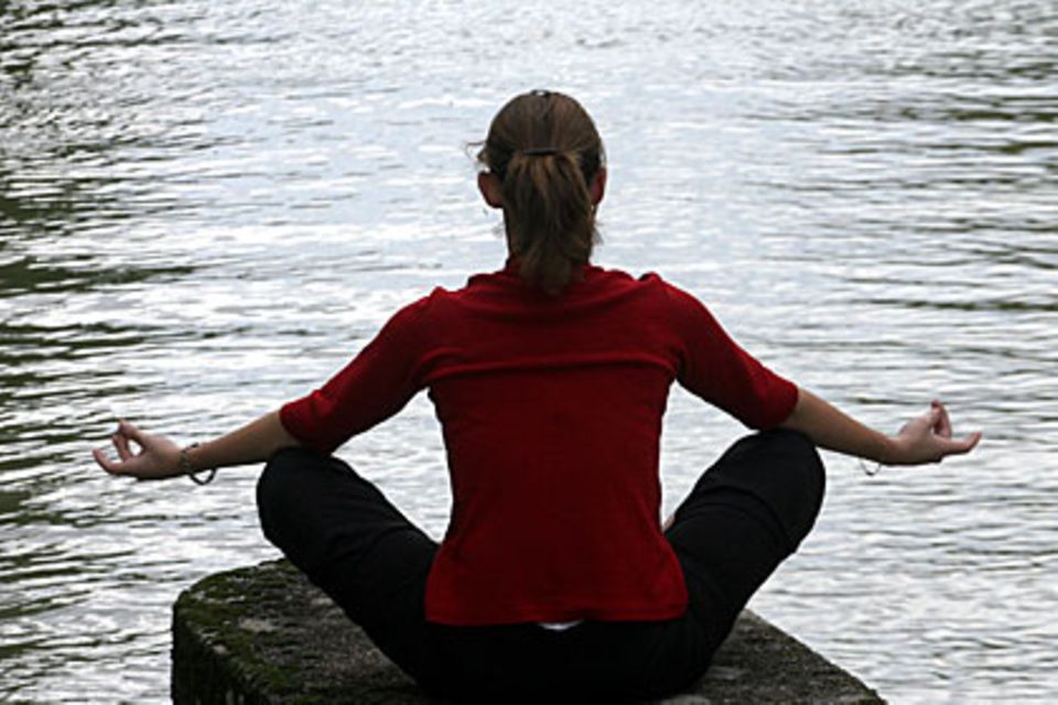 Yoga als Therapie: Ruhe und Gelassenheit finden - auch dabei hilft Yoga Ruhe und Gelassenheit finden - auch dabei hilft Yoga